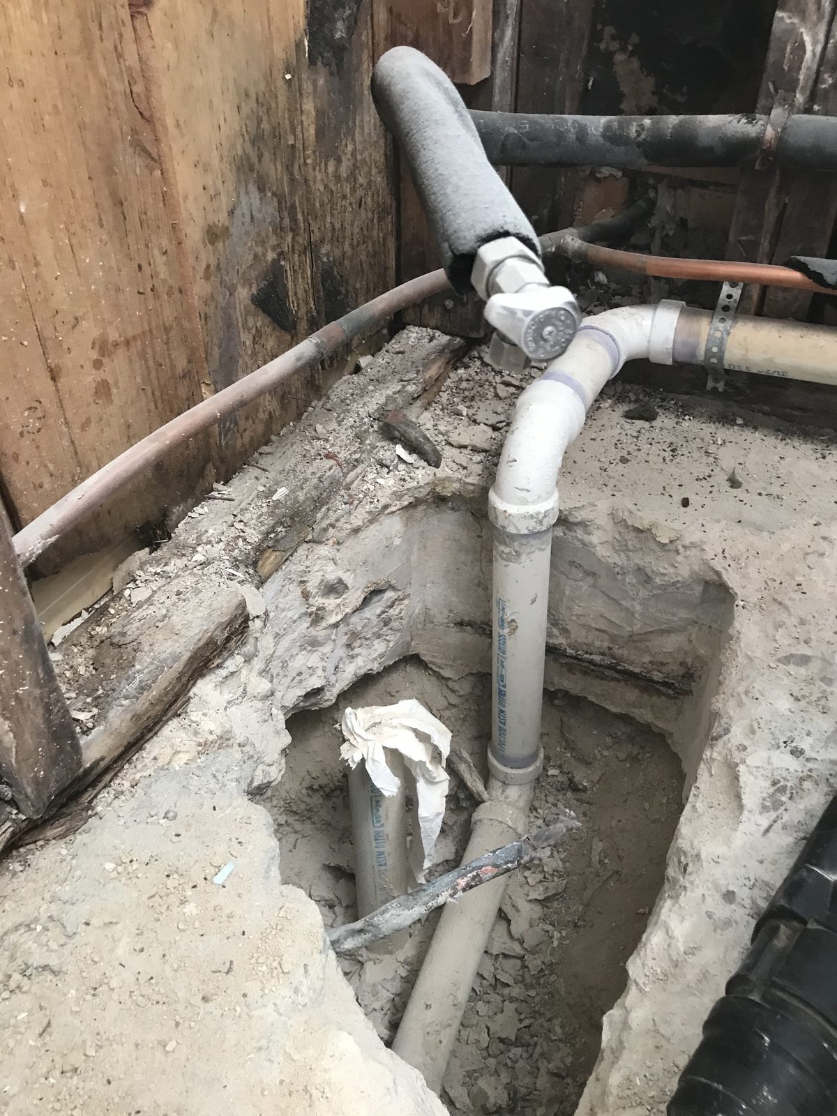 Outdoor pipe repair Austin